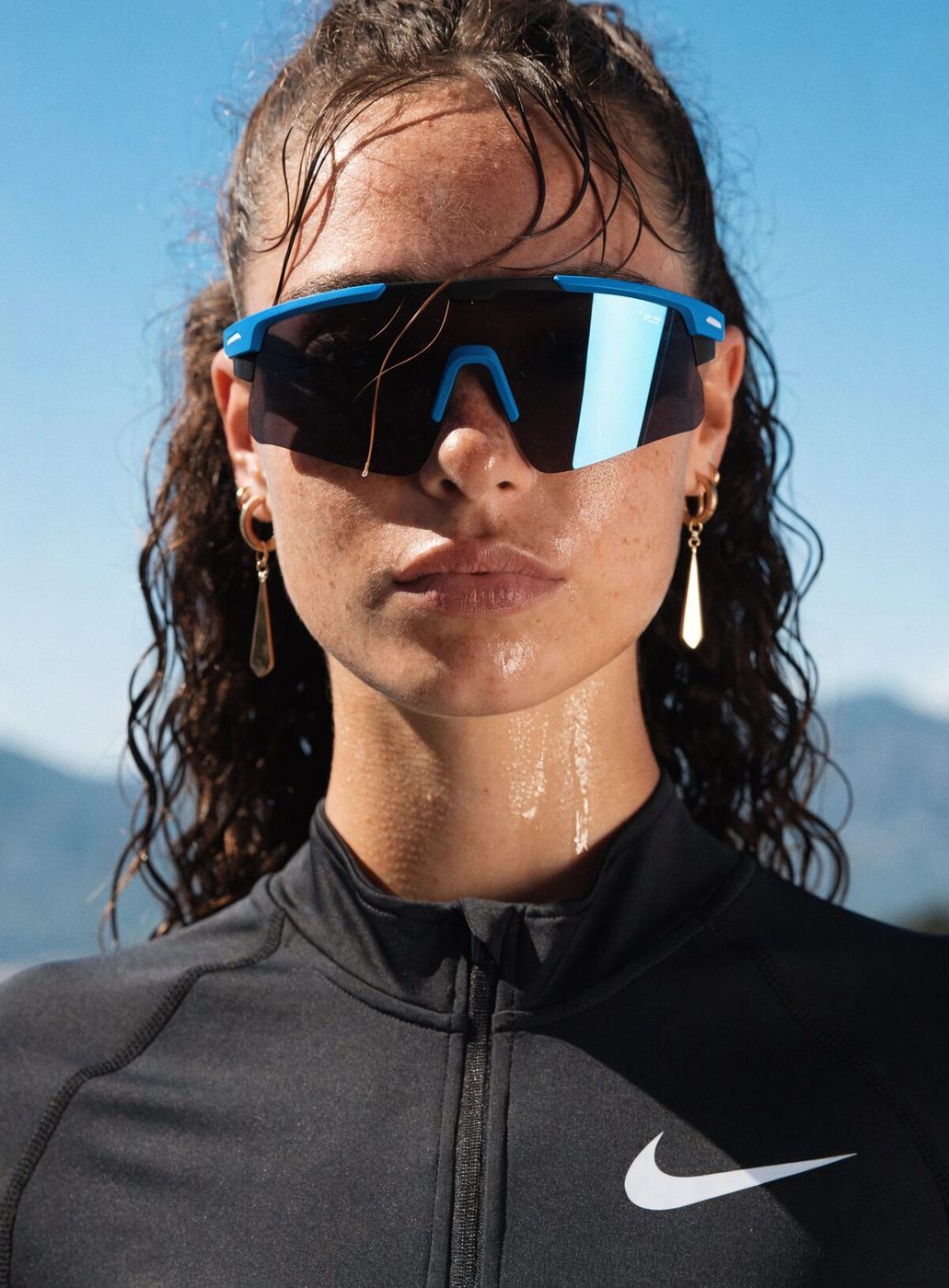 Modelo hiperrealista de atleta Nike generado con IA — Krea